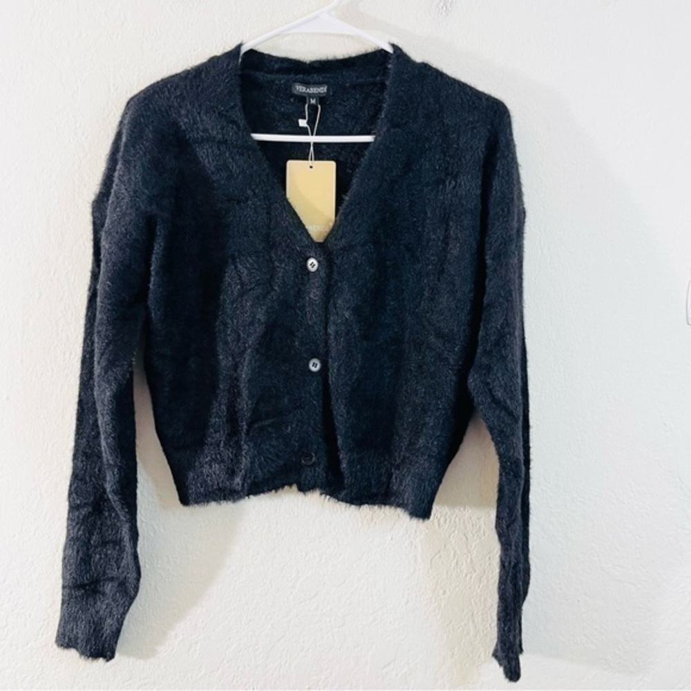 NWT VERABENDI Long Sleeve Acrylic Blend Fuzzy Cardigan Size Medium Black